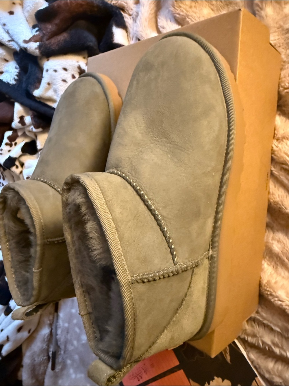 UGG Classic Ultra Mini Boots - Brown/Tan